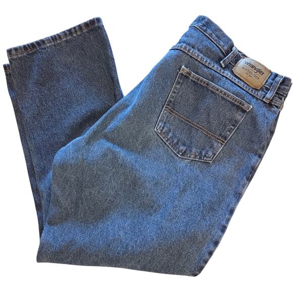 Wrangler Men's Jeans - Blue - Size 44x29 - Great Condition! - Picture 2 of 6
